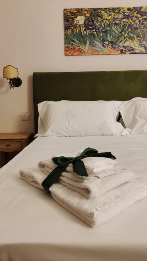 B&B Romeo Luxury Rooms Catánia Buitenkant foto