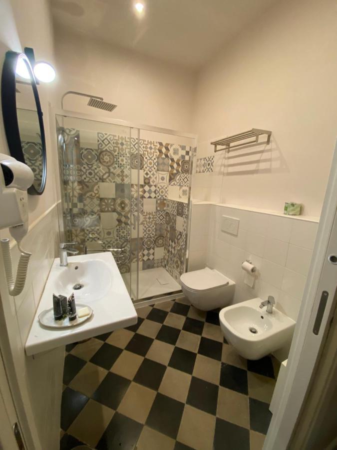 B&B Romeo Luxury Rooms Catánia Buitenkant foto