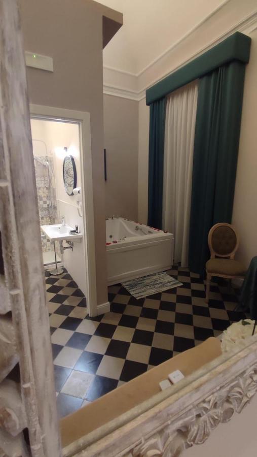 B&B Romeo Luxury Rooms Catánia Buitenkant foto