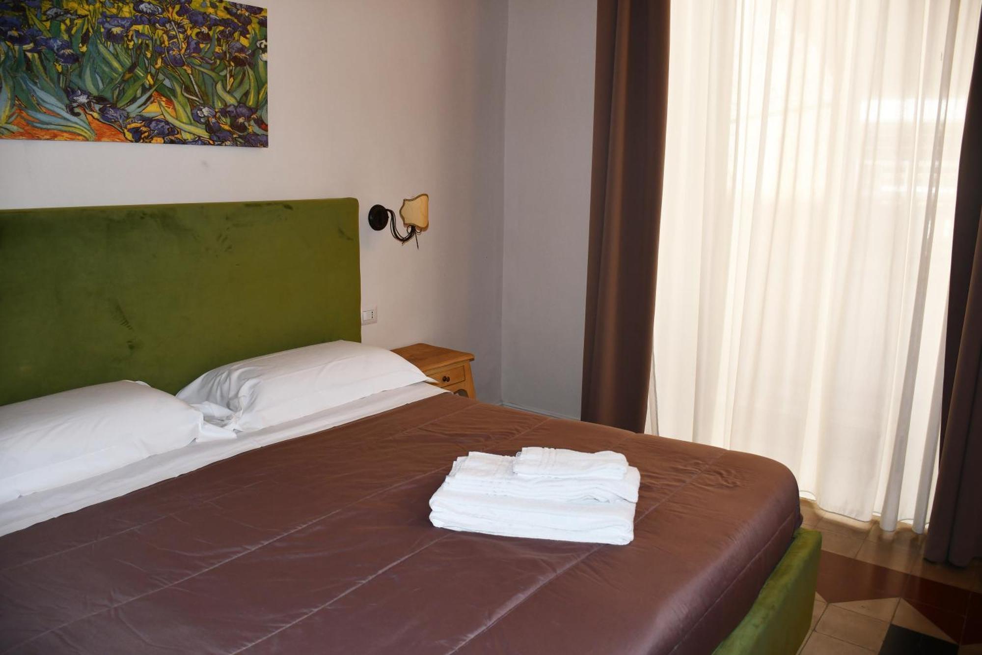 B&B Romeo Luxury Rooms Catánia Buitenkant foto